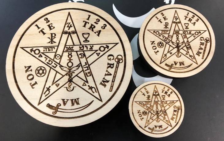 Tetragramatón 13cm madera